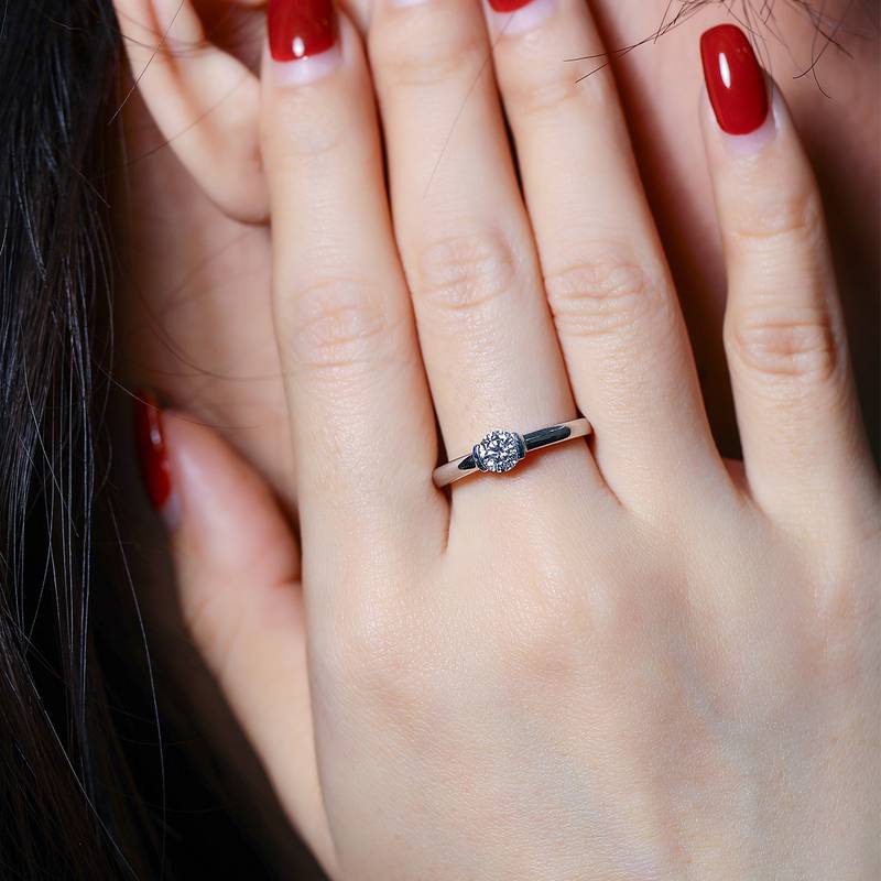 简约圆形S925银镀白金MoissaniteWomen's Ring0.5ctD级